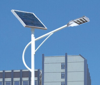 廠家：道路照明的太陽能LED路燈應這樣設計