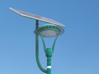 太陽能庭院燈的功率輸出由什么決定的？