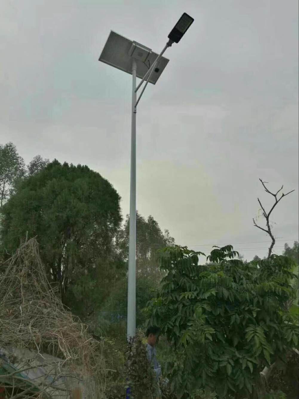 華可工程案例：湖南懷化100套太陽能路燈發貨啦！